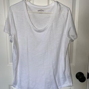 White Eddie Bauer t shirt